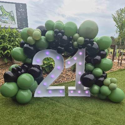 Light up numbers & balloon garland 3m thumbnail 1