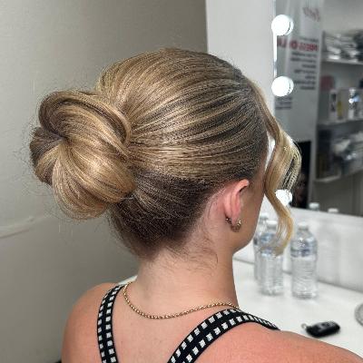 Bridesmaid Hair Up Style thumbnail 2