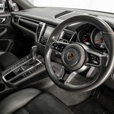2015 Porsche Cayenne thumbnail 5
