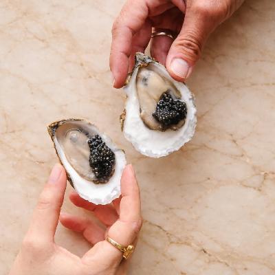 Roaming Oyster Shucking and Caviar (201-500 guests Oysters + caviar) thumbnail 2
