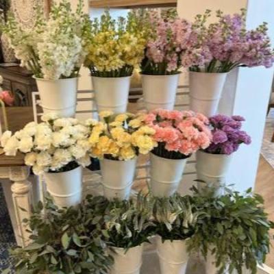 Bloom Bar - Fully stocked - Fresh flowers & Greenery - DIY Party Hire - Full weekend thumbnail 4