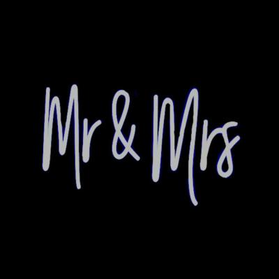 Neon Sign – Mr & Mrs thumbnail 1