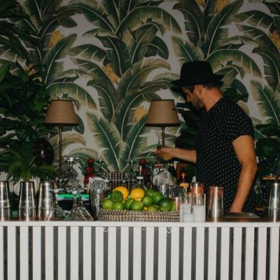 Large Mobile Bar Party Package -100-200 guests thumbnail 2