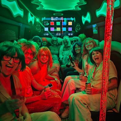 13 Seat Party Limo Mercedes thumbnail 2