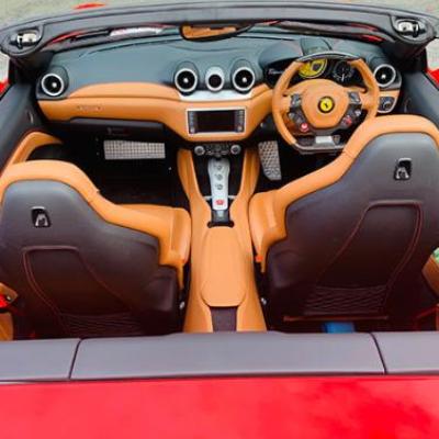 Ferrari Califonia T 2016 Passenger Ride with Chauffeur thumbnail 2