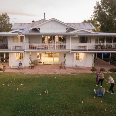 The Belle Riverhouse (Weekday hire) thumbnail 4
