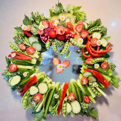 Crudite & Dips Wreath thumbnail 2