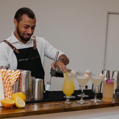 Premium Bartender package- Large event (from 51-100 guests) thumbnail 4