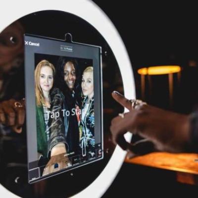 Black Instamedia Booth