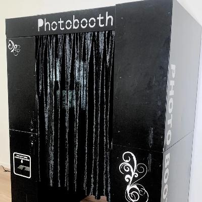 Black Classic Booth