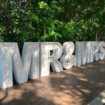MR & MRS Light up letters thumbnail 2