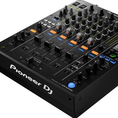 Pioneer DJM900 NXS2 DJ Mixer thumbnail 2