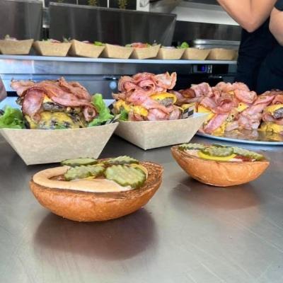 Double Decker Burger Food Truck thumbnail 6