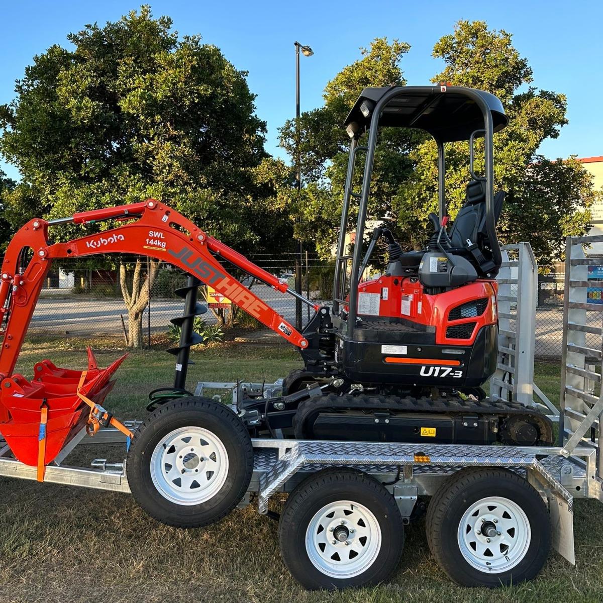 KUBOTA U17 1.7t EXCAVATOR HIRE thumbnail 4