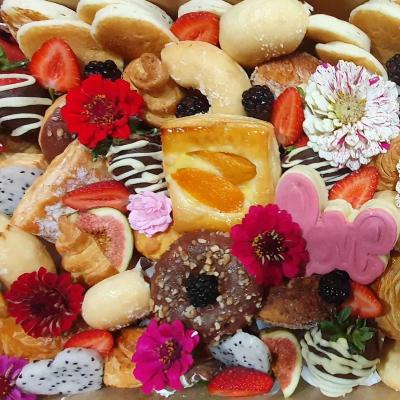 Pastry Box Grazer - Medium thumbnail 1