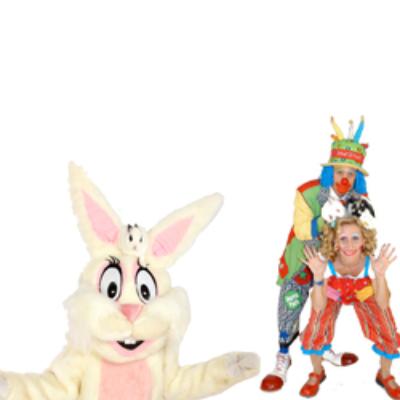 Roving entertainers