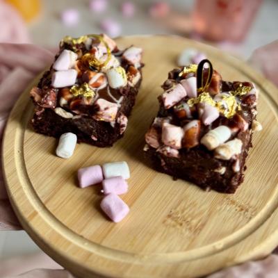 Rocky Road Cheesecake Box  (6 Pieces) thumbnail 3