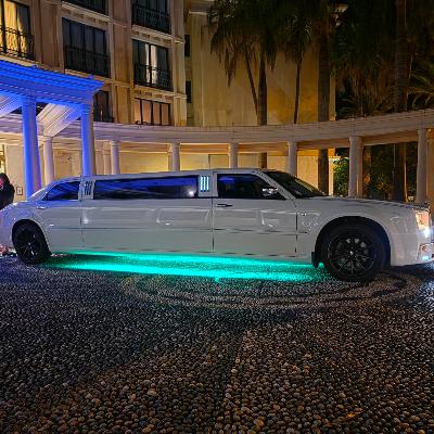 Stretch Limousine thumbnail 3