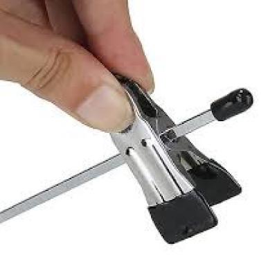 Coat Hangers - Clip thumbnail 3