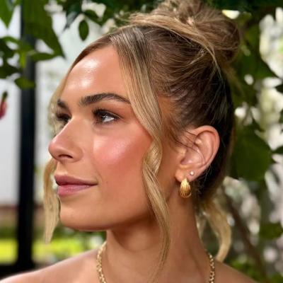 Special Occasion Hair Up Style thumbnail 5