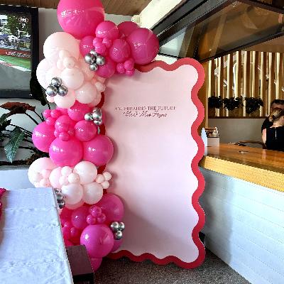 Single Wavy Backdrop and Balloons Package thumbnail 2