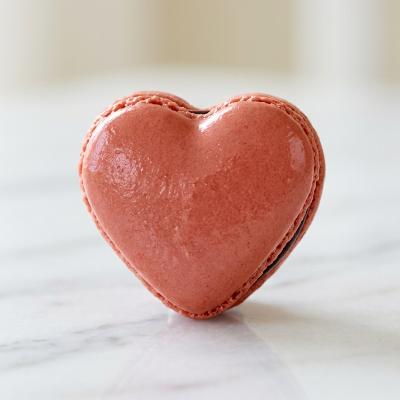 Heart-shaped Pink Macaron Box – 24Pcs Dessert Catering thumbnail 2