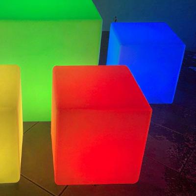 LED Closed Cube - Small thumbnail 2