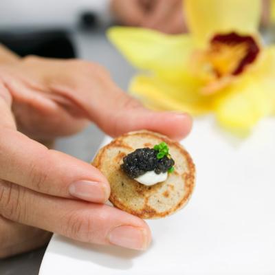 Bite-Sized Canape Oscietra Caviar Blini –  Luxury Catering thumbnail 3