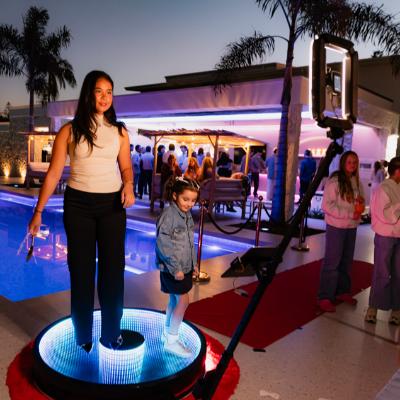 Right Round 360 Photobooth thumbnail 4