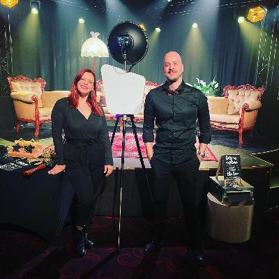 Open-Air Modern/Retro Photo Booth (over 150 pax) thumbnail 3