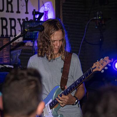 Solo Musician thumbnail 2