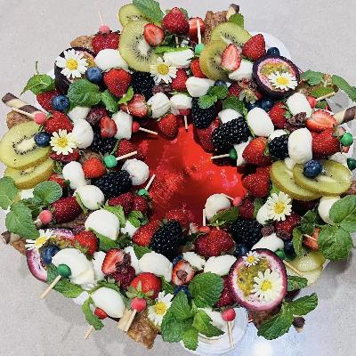 Crudite & Dips Wreath thumbnail 1
