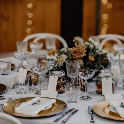 Full service, 2-day wedding venue hire - peak thumbnail 4