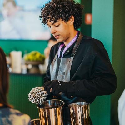 Roaming Oyster Experience: 10 Dozen Shucked Fresh thumbnail 2