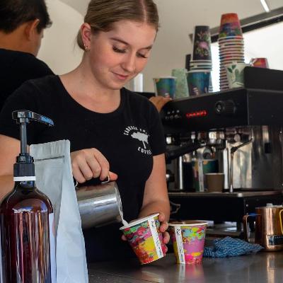 Vintage Retro Coffee Van hire thumbnail 4