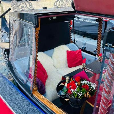 Romantic Indulgence Gondola Cruise Package thumbnail 2