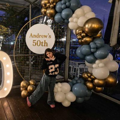 Gold Mesh Backdrop & Balloon Package thumbnail 2