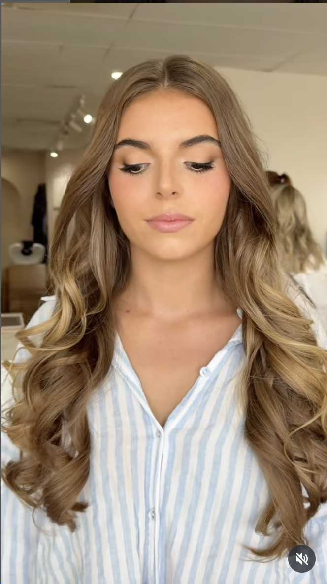 Special Occasion Hair Down Style (Long hair) thumbnail 4