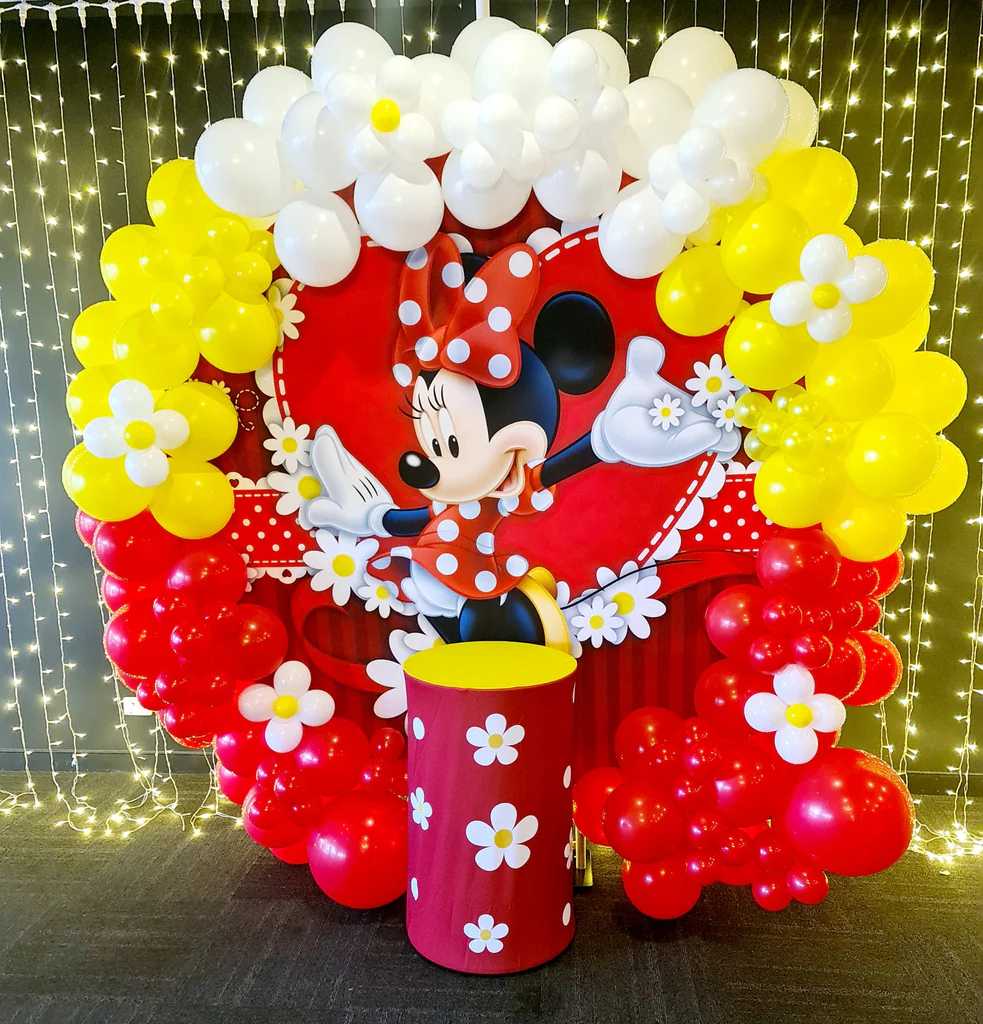Minnie Mouse Round Backdrop Package thumbnail 2