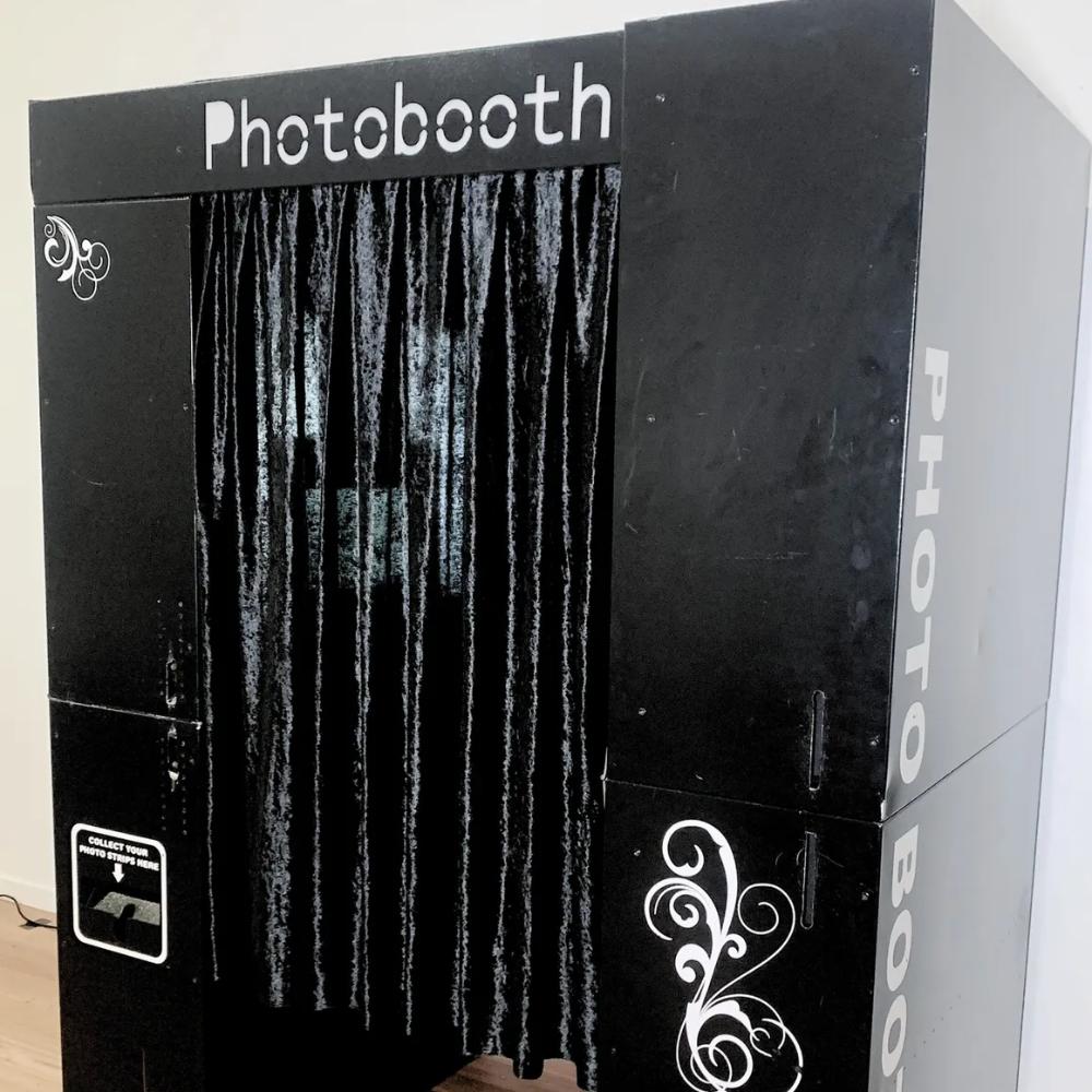 Black Classic Booth