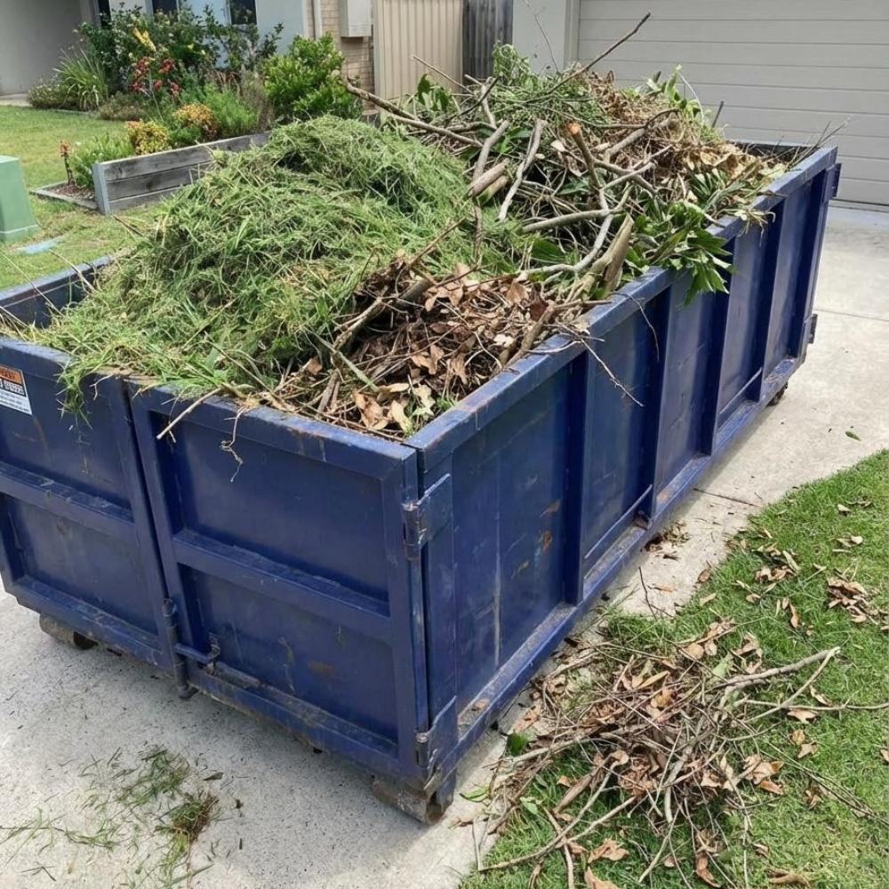 Hook Skip bin 15m³ - C&D waste