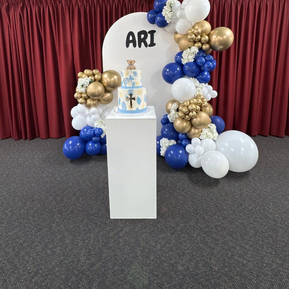 Balloon Arch Backdrop With Personalised Signage