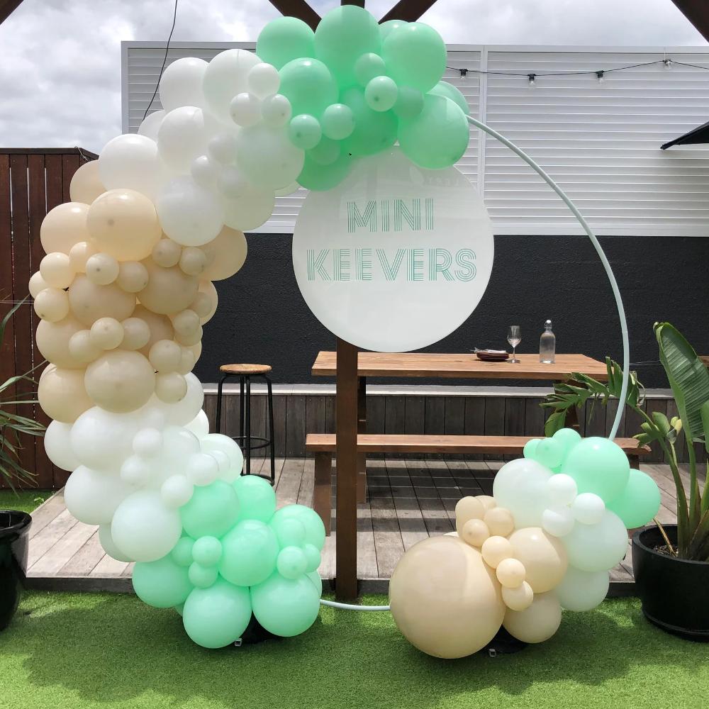 Balloon Garland + Circle Frame: Structured