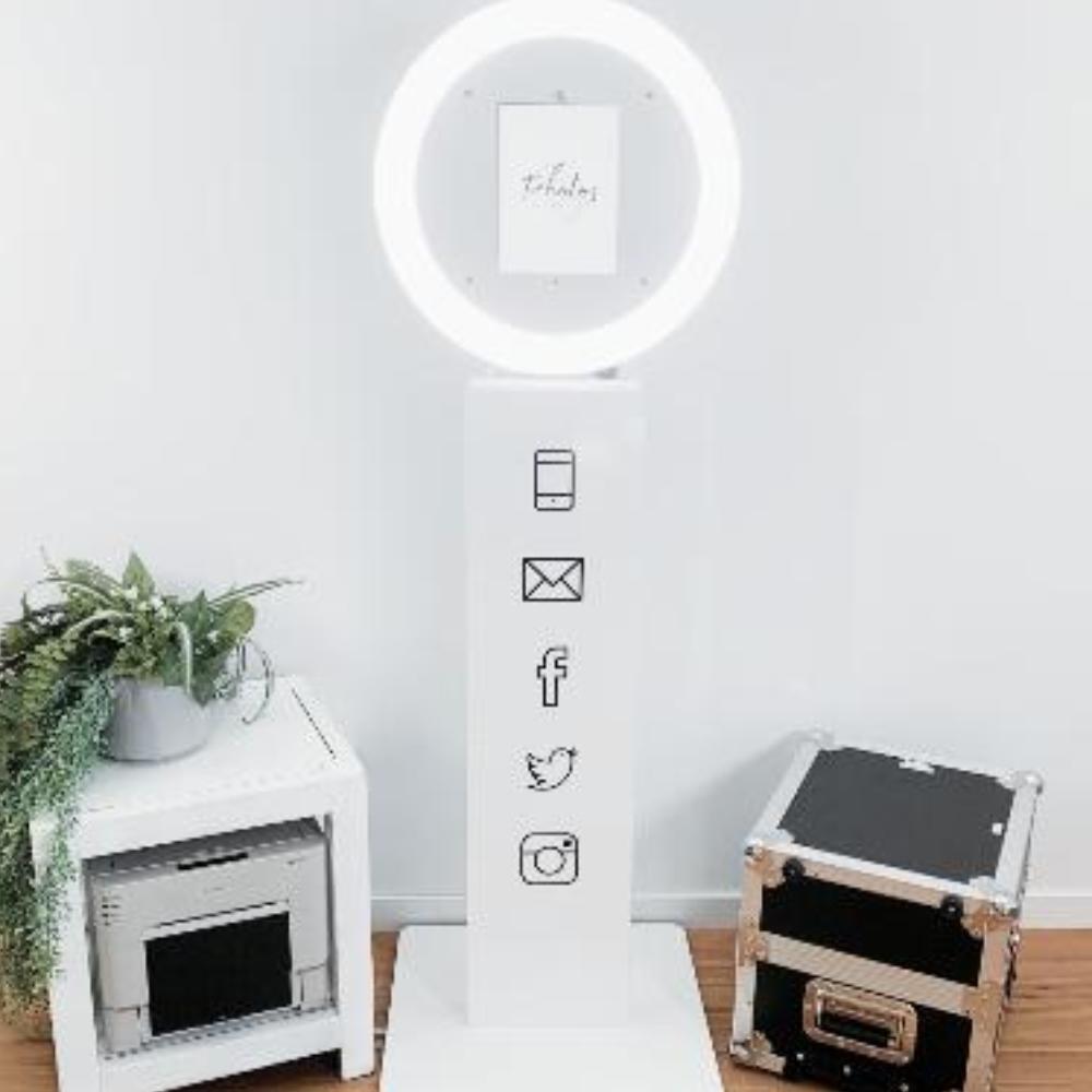 White Instamedia Booth