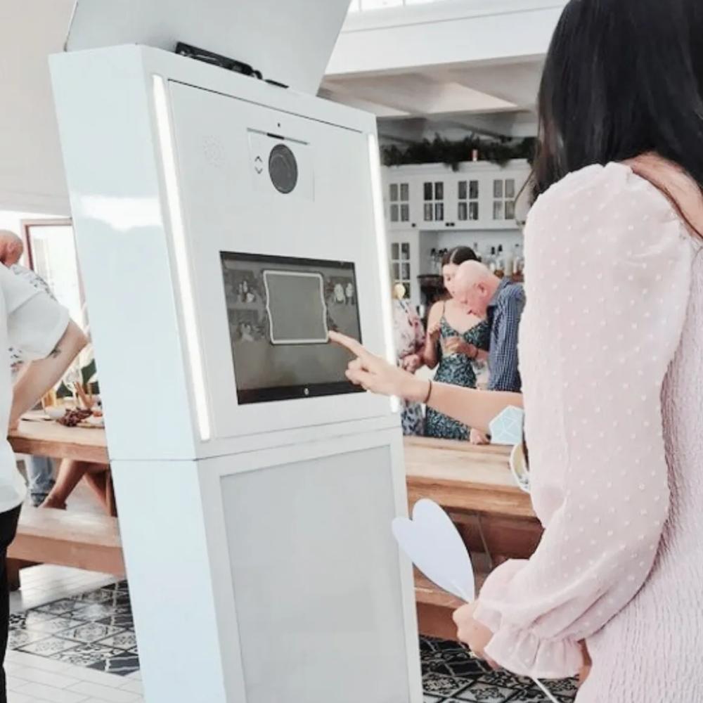 Compact Booth