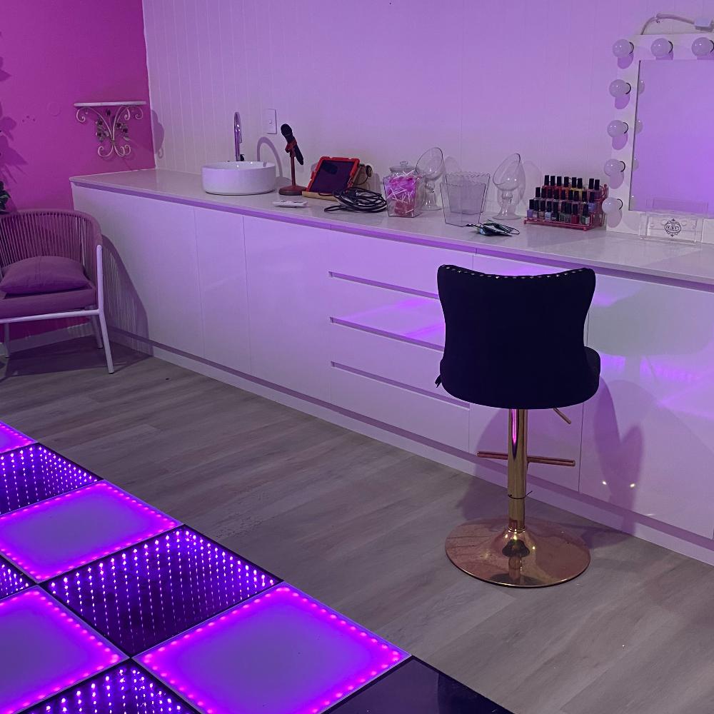 Girls Day Out Glitter Pamper Package (8 Kids)