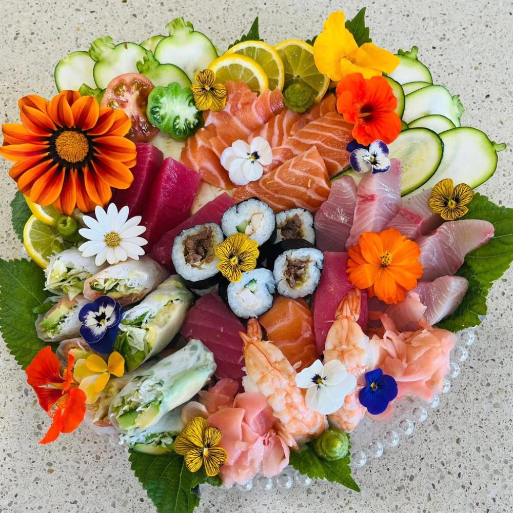 Large Sashimi and Nigiri Platter with Nori