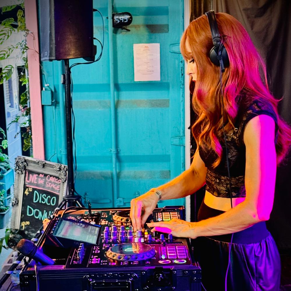 DJ Show with 2 Dancers