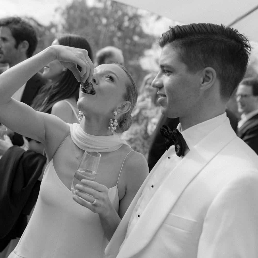 Roaming Oyster Shucker (55-75 guests)