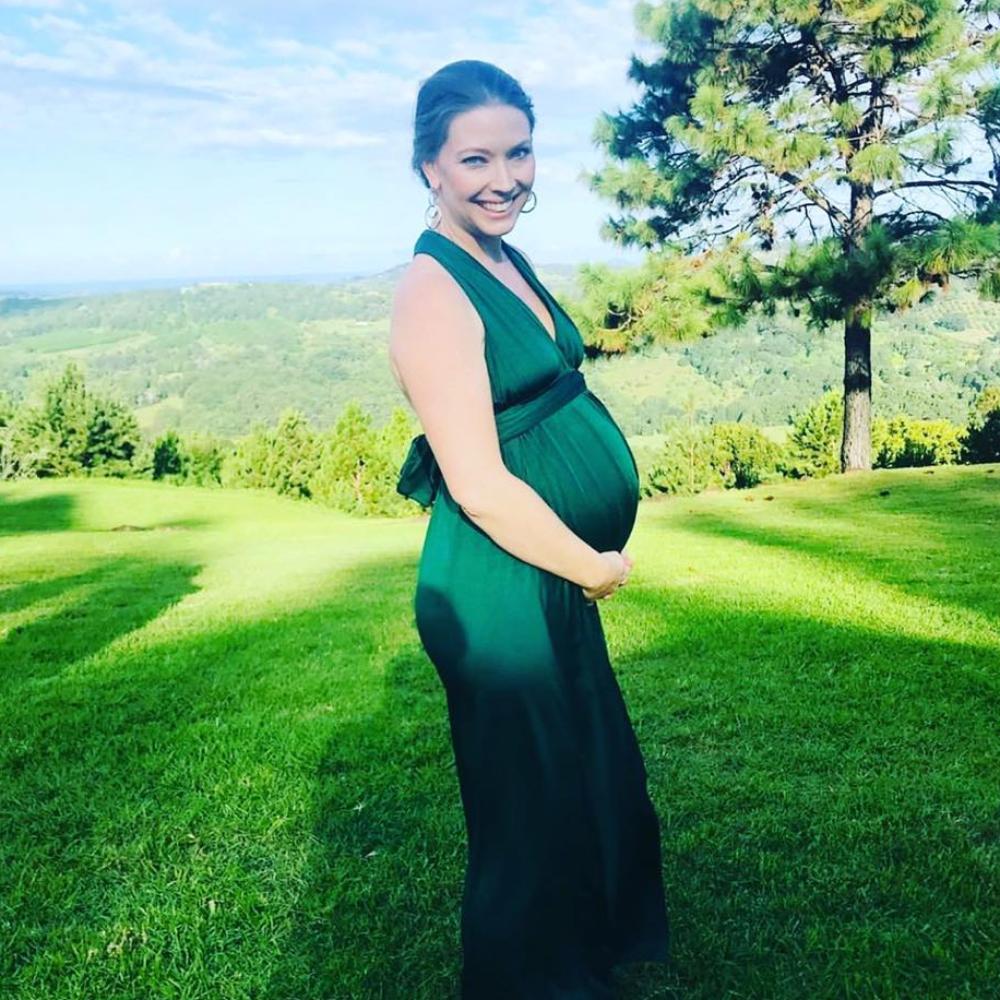 ONSDH Wrap Gown - Green Size OSFM